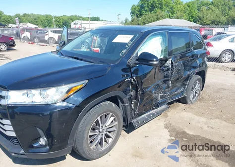2018 Toyota Highlander Xle z USA, uszkodzony, nr VIN 5TDJZRFH8JS489581